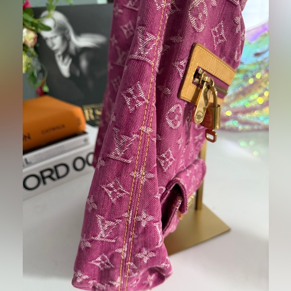 🌈SALE⭐️ Louis Vuitton Monogram Denim Baggy Shoulder Bag in Popular Pink - Picture 7 of 13